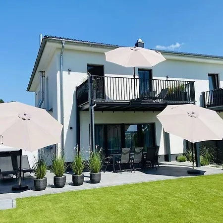 With 4 Bedrooms Ferienhaus Pouch