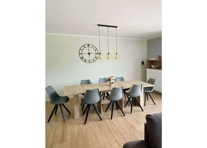 With 4 Bedrooms Pouch