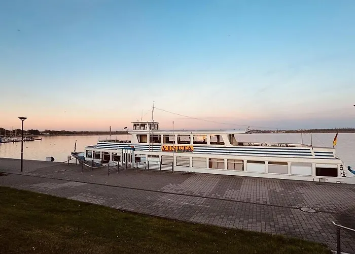 With 4 Bedrooms Pouch