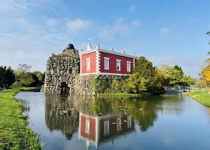 With 4 Bedrooms Feriehus Pouch